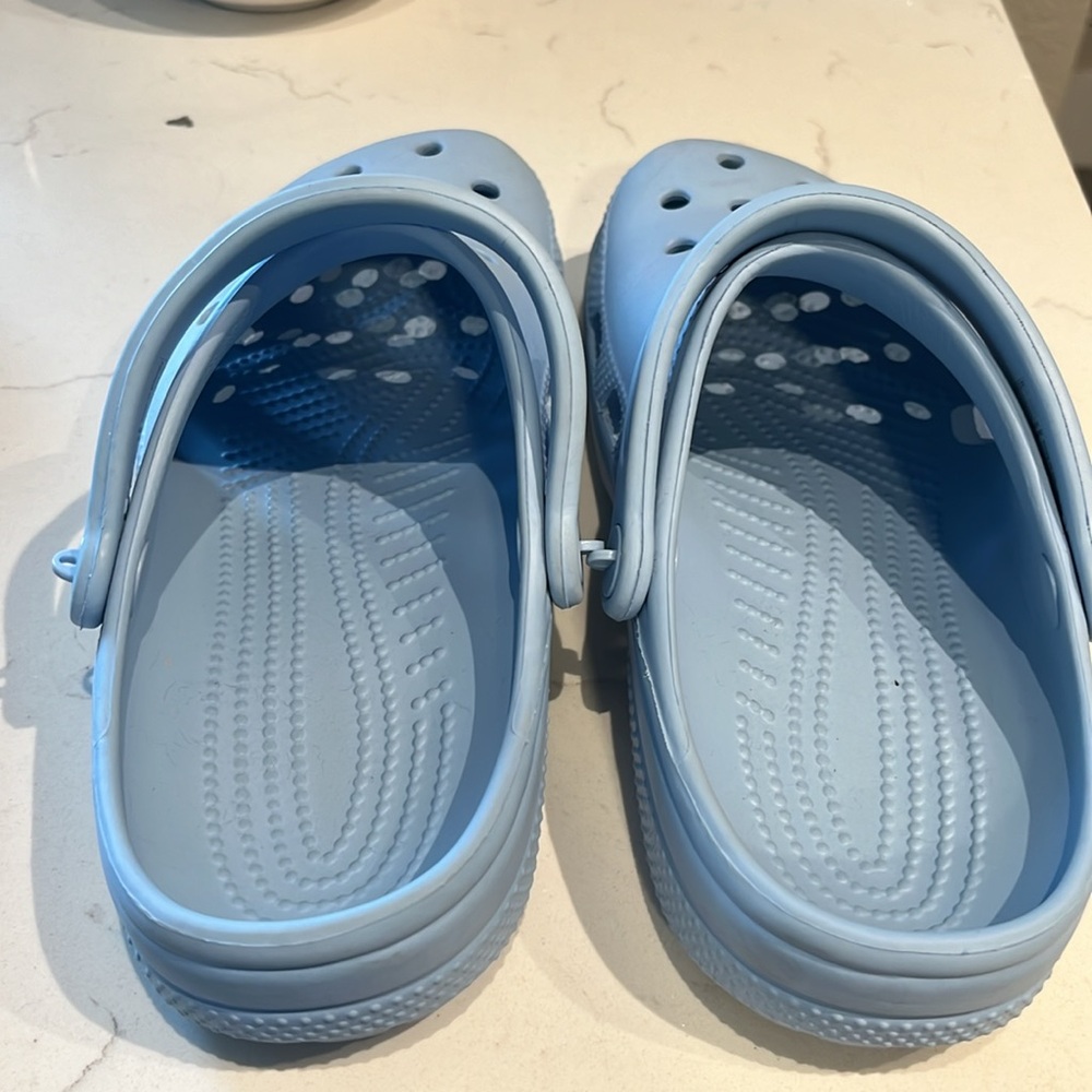 Crocs - Picture 2 of 3